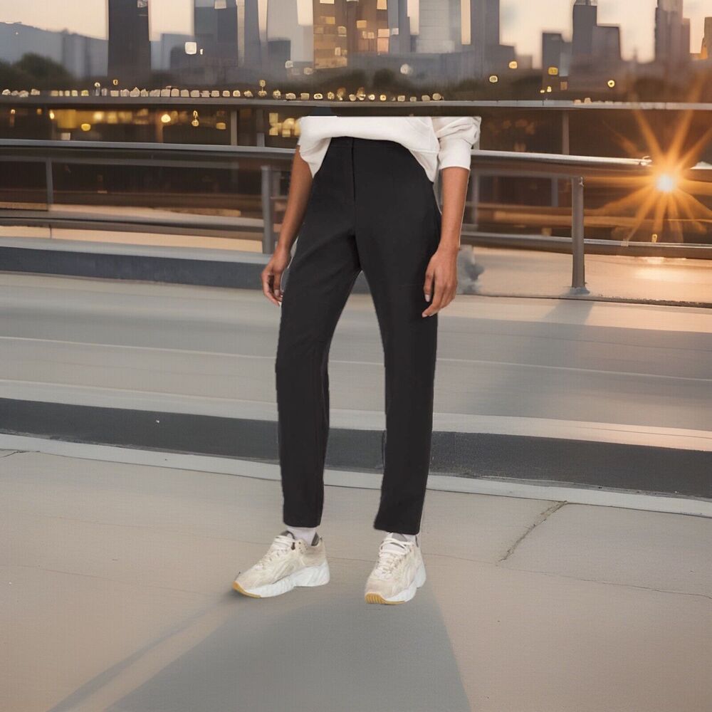 Lululemon Dynamic Days Women's Pants Size 6 Black  Zipper Pockets